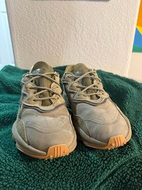 Men’s Ozweego 9.5 Adidas